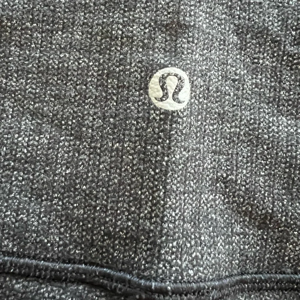 Cozy Lululemon Wunder Under Gray Black 8 - Picture 5 of 6